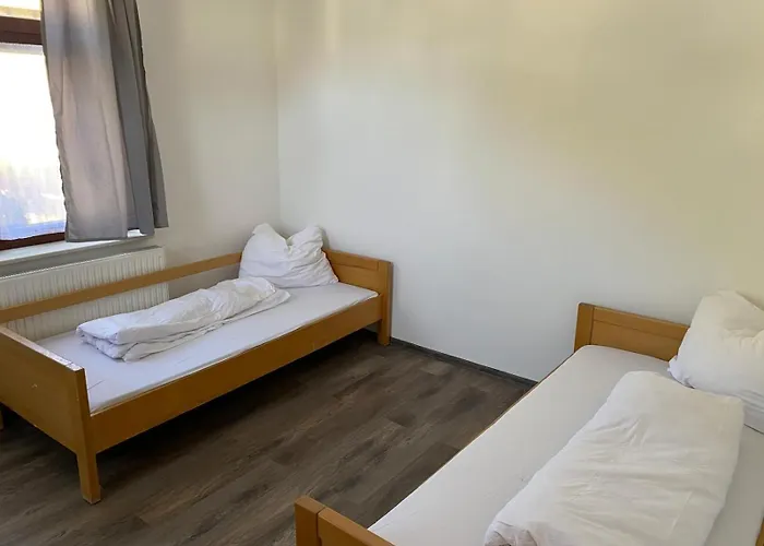 Zum Wasserfall Hostel